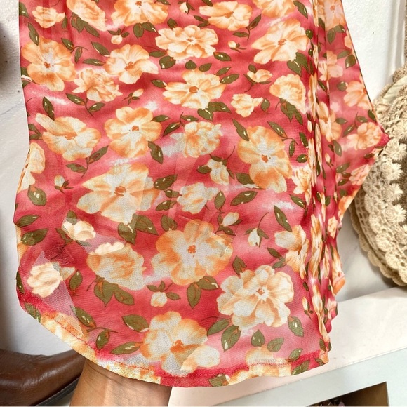 Anthropologie EDEN & OLIVIA Floral semi sheer sleeveless floral Blouse - Picture 11 of 15